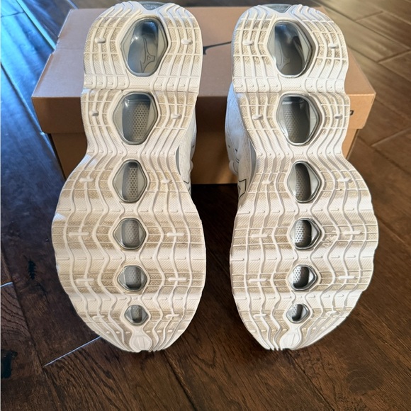 Mizuno Wave Prophecy 8 White Running Shoes - Picture 7 of 7